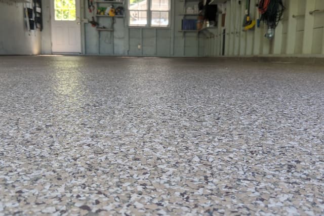Floor coated in safari Flakes