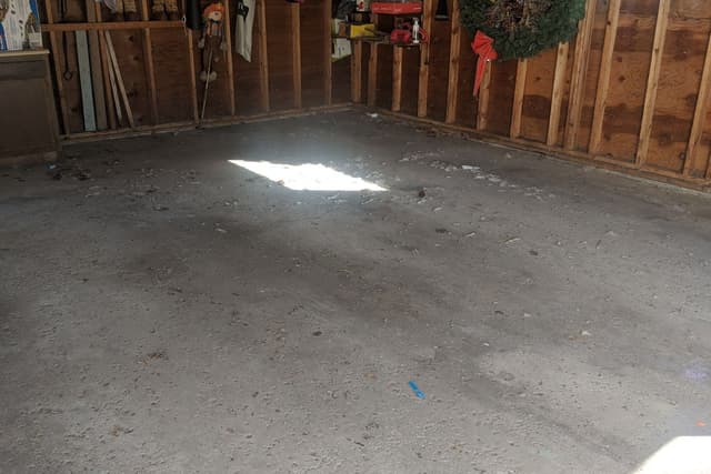 Floor Coated in wombat Flakes